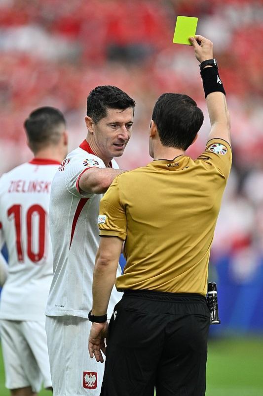 刷新纪录引爆全场！，莱万多夫斯基意外战胜法国队再创辉煌时刻的简单介绍-九游娱乐APP下载